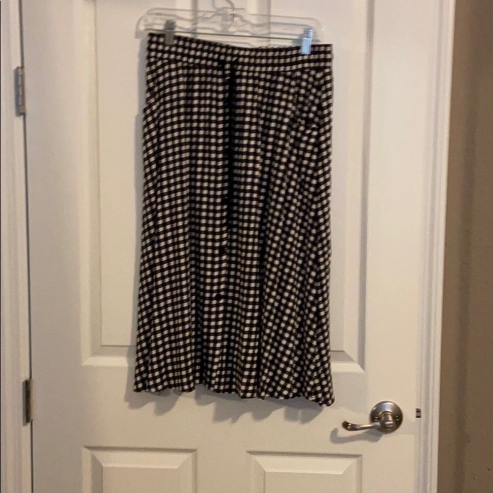 NWOT - LulaRoe - Marsha skirt - b/w plaid - xs